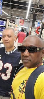 Ti terrain devant bloc H chaudron en 1973. Nou té tape ballon avec joupir  bedani gobelin cerveau fruteau defondemiere. Meilleurs souvenirs ♥️