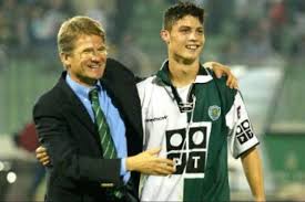 Στη σπόρτινγκ λισαβόνας επιθυμεί να κλείσει την καριέρα του ο κριστιάνο ρονάλντο, σύμφωνα με γνωστό δημοσιογράφο! Mpoloni Gia Ronalnto Apo Mikros Fainotan Na Exei Poly Dynath Proswpikothta Prasinoforos Gr