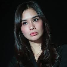 Demi Marlina, Marsha Timothy Gaul Bareng Ibu-Ibu Sumba