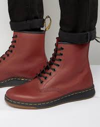 Monochromatic from the ground up, the boot is built on the airy dm's lite sole for a super lightweight feel. Stiefel Rot Dr Martens Newton Herren Cherry Red Stop Order Go