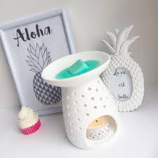 Les Bruleur De La Boutique Sont Ideal Pour Decorer Votre Interieur Salon Plusieurs Modele Different Cliquez Bougies Parfumees Maison Bruleur Bougie Bougies Diy