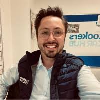 Steven Munn's Instagram, Twitter & Facebook