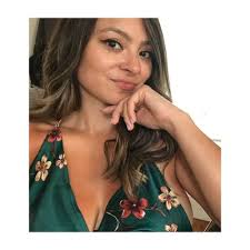 Iris Iraheta's Instagram, Twitter & Facebook