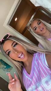 Elexis Jones's Instagram, Twitter & Facebook