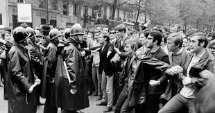 Photo Bourgeoisie la révolution de père en fils - Le Point