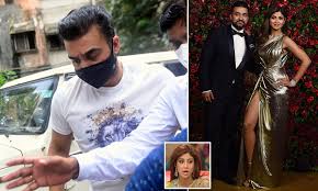 Bollywood actress Shilpa Shetty gives a statement to Indian police as they  investigate her husband | Daily Mail Online