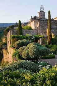 Sweatykittylady La Carmejane Eagles Nest Garden In Luberon Provence Avec Images Luberon Provence Luberon Paysage