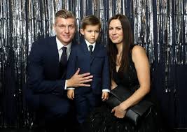Toni kroos's wife is jessica farber. Toni Kroos His Son Leon And His Wife Jessica Farber Are Pictured Inside The Photo Booth Prior To The Best Fif Toni Kroos Football Awards Real Madrid Wallpapers