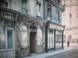 Brasserie Du Moulin Paris 1920 In 2020 Old Paris Brothel Paris 1920