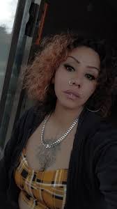 Morning greetings and compliments in a social group