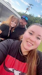 Bethany Passmore's Instagram, Twitter & Facebook