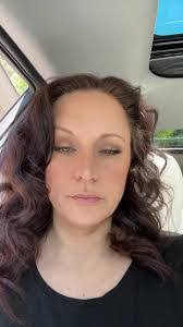 Kelli Barfield's Instagram, Twitter & Facebook