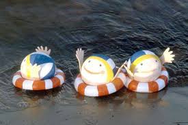 Die pdf dateien könnt ihr ganz einfach herunterladen und anschließend ausdrucken. Basteln Mit Kindern Kostenlose Bastelvorlage Basteln Rund Ums Wasser Mannchen Im Schwimmreifen