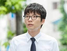 현재는 가수 로도 활동 중이다. Gaprxzlmygghem