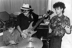 A fines de la década de los 80', el idolatrado vocalista y guitarrista de soda stereo conoció en santiago a una joven modelo de 17 años. Gustavo Cerati Mas Grande De Los Rockeros Argentinos Ha Muerto