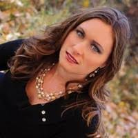 Michelle Ostrowski's Instagram, Twitter & Facebook