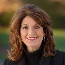 Carolyn Allums's Instagram, Twitter & Facebook