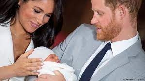 The couple released an official statement on sunday, june 6, detailing the royal baby's full name and meaning behind it. Lilibet Diana Kontroverse Um Den Namen Des Royalen Babys Kultur Dw 07 06 2021