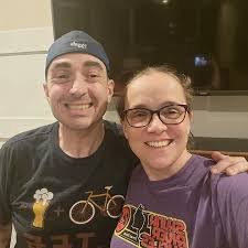 Shari Robbins's Instagram, Twitter & Facebook