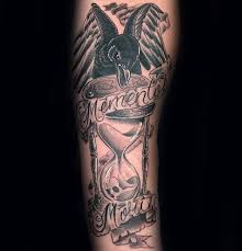 Harry styles, adam levine, rihanna, miley cyrus, ellie goulding, kesha, and johnny depp are just a few pop culture my tattoo is a bit of an inside joke, with regards to the vacuum, but it still speaks to how i regard memento mori in my life. Top 61 Memento Mori Tattoo Ideas 2021 Inspiration Guide