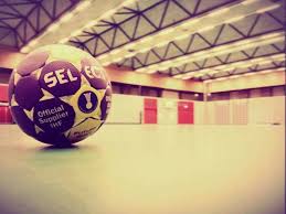 A bola de handebol hwl410 da mikasa é um modelo importado, feito em couro sintético de alta qualidade e durabilidade. Handball Handball Handball Players Soccer Ball