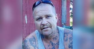 Robert Wortham's Instagram, Twitter & Facebook