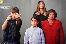 Prince Age 14 Paris Age 13 And Blanket Jackson Age 9 In 2011 With Their Grandmother Katherine The Jacksons Celebridades Michael