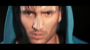 Tom Bott's Instagram, Twitter & Facebook