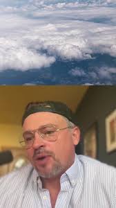 The one small detail Tom Welling was sure to include in his Kal-el flying  scene ✈️