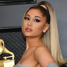 Ariana grande turned 28 years old on june 26, and of course, her hubby, dalton gomez, was by her side to celebrate. Ariana Grande Took Out Her Extensions To Reveal Her Shortest Haircut Photos Allure