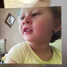 Doğru kişi seni üç kere aşık eder; •Kendisine •Kendine ve •Hayata Ne kadar  zeki veya gelişmiş de olsak, bazen kalp gözümüz olacak insanlara  ihtiyacımız oluyor. Görmeyi red ettiğimiz gerçekleri bize gösterecek,  hatırlatacak