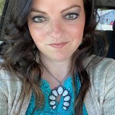 Lacey Stuart (@lacey.stuart.9) • Facebook