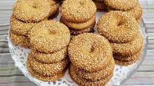 طريقة تحضير الكعك بالسمسم المقرمش Crunchy Sesame Cookies Recipe Youtube Greek Cookies Recipe For Sesame Cookies Arabic Dessert