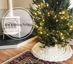 Want a festive christmas ornament you can make in a flash? Arm Knit Christmas Tree Skirt Pattern Simplymaggie Com