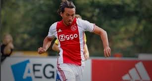 Ayah ezra walian adalah pria minahasa bernama glenn. Sudah Gabung Timnas Ezra Walian Masih Tunggu Naturalisasi