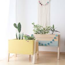 Tipps vor dem kauf an balkonbrüstungen zaubern blumenkästen gartenatmosphäre große blumenkästen in rund oder eckig stehen auch bei wind sicher Blumenkasten Selber Bauen Natural Hygge By Patricia Morgenthaler