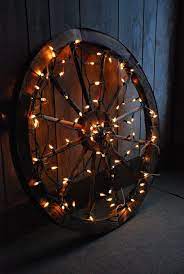 Astonishing Diy Ways To Repurpose Carriage Wheels Top Dreamer Barn Wedding Decorations Rustic Country Wedding Country House Decor