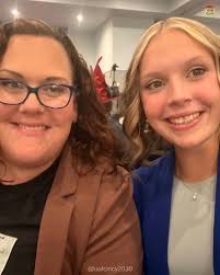 Hi My name is Charlie, and I am from North Aurora IL. I really enjoy  cheering, hanging out with my friends, and shopping. I am 100% committed to  CMU. I'm looking for