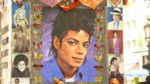Es war befremdlich mit anzusehen, wie die kleine paris vor das mikro gezerrt wurde, um zu sagen, wie toll ihr vater gewesen sei und wie. Michael Jackson Zum 10 Todestag Hier Die Verrucktesten Verschworungstheorien