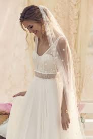 Ein rockabilly cocktailkleid, in einem eleganten dunkelblau mit 3/4 ärmeln, eignet sich für ihren glamourösen auftritt als gast bei einer hochzeit, am arm ihres. Rembostyling Brautkleid Boho Vintage Sterne Braut2019 Abendkleid