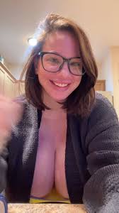 Alex on X: RT @thebrittanyxoxo: Gooooooood morning beautiful world🌼💛☀️  Lil video of something important to say to you🙏🏻 t.coHfIRWInxBT   X