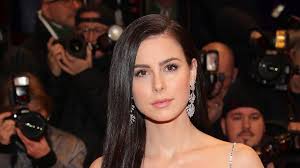 Lena meyer landrut babybauch fotos. Lena Meyer Landrut Zeigt Ihren Durchtrainierten Bikini Body Promiflash De