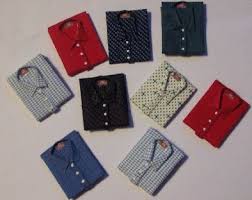 1 12 Scale Diy Dollhouse Miniature Tutorial Projects And Printables Plus Photo Gallery Of Doll Dollhouse Clothes Dollhouse Miniatures Diy Miniatures Tutorials