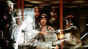 Az egyházi vizsgálat megállapítása szerint a lányt az ördög szállta meg, csak az ördögűzés segíthet. Ordoguzo 2 Exorcist Ii The Heretic 1977 Mafab Hu