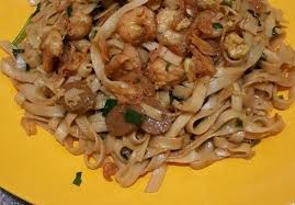 Jika anda penggemar mie atau penasaran dengan rasa mie ayam jawa, anda bisa membuatnya sendiri di rumah. Resep Mie Tiaw Rumahan Resep Mie Tiaw Goreng Murah Lalu Dalam Mangkok Tata Mie Tambahkan Topping Ayam Kuah Kaldu Sawi Kecap Saos Dan Bawang Goreng Gtepal