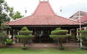 Oleh karena itu, mempunyai kemiripan dengan rumah adat joglo jawa tengah. 7 Macam Rumah Adat Jawa Timur Yang Unik Bukareview