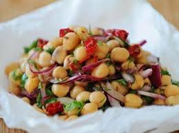 In particolare sono ricette di primi, secondi e persino dolcetti, tutte leggere e perfette per te che sei a dieta ma ideali anche per tutta la. Ricette Veloci Con I Legumi I Piatti Facili Con Piselli Fave Lenticchie Fagioli E Ceci Cook Cucina Corriere It