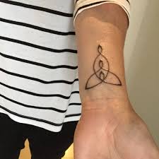 The Eternal Love Of Mother And Child Celtic Knot Slightly Altered For A Little More Finess An Extra Knot A Tattoos For Kids Tattoos For Daughters Mom Tattoos