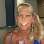 Lori Carrig's Instagram, Twitter & Facebook