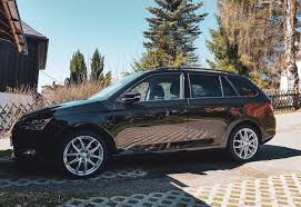 With its muscular looks and five twin spokes, lucca is a powerful combination of style and substance. Rial Lucca Polar Silber 8x20 Et48 Lk5 114 3 Ml67 1 Felge Alu Rsu De